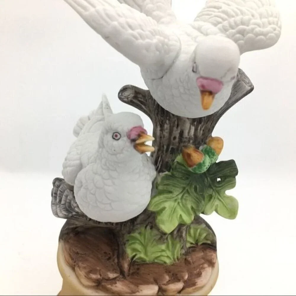 Vintage Shafford Porcelain Love Doves Musical Box Figurine